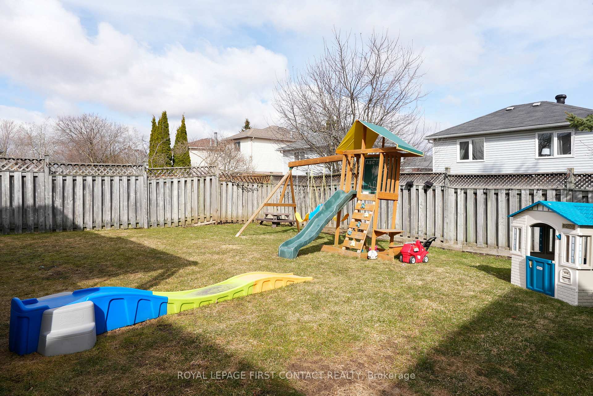 Photo 31 of 24 Ward Drive, Barrie, Painswick North — HOMEH