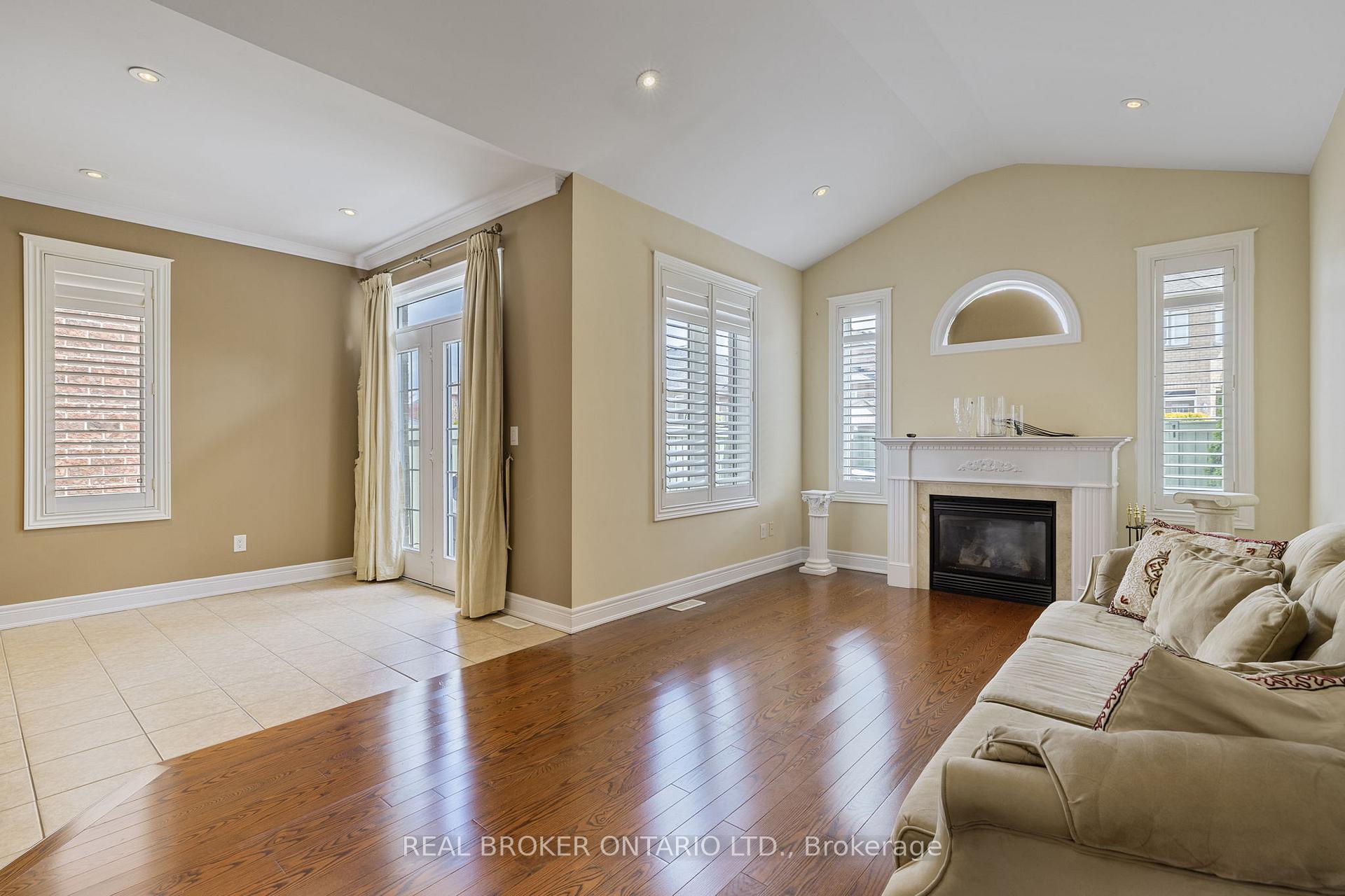 Photo 14 of 28 Hampton Springs Drive, Brampton, Bram East — HOMEH
