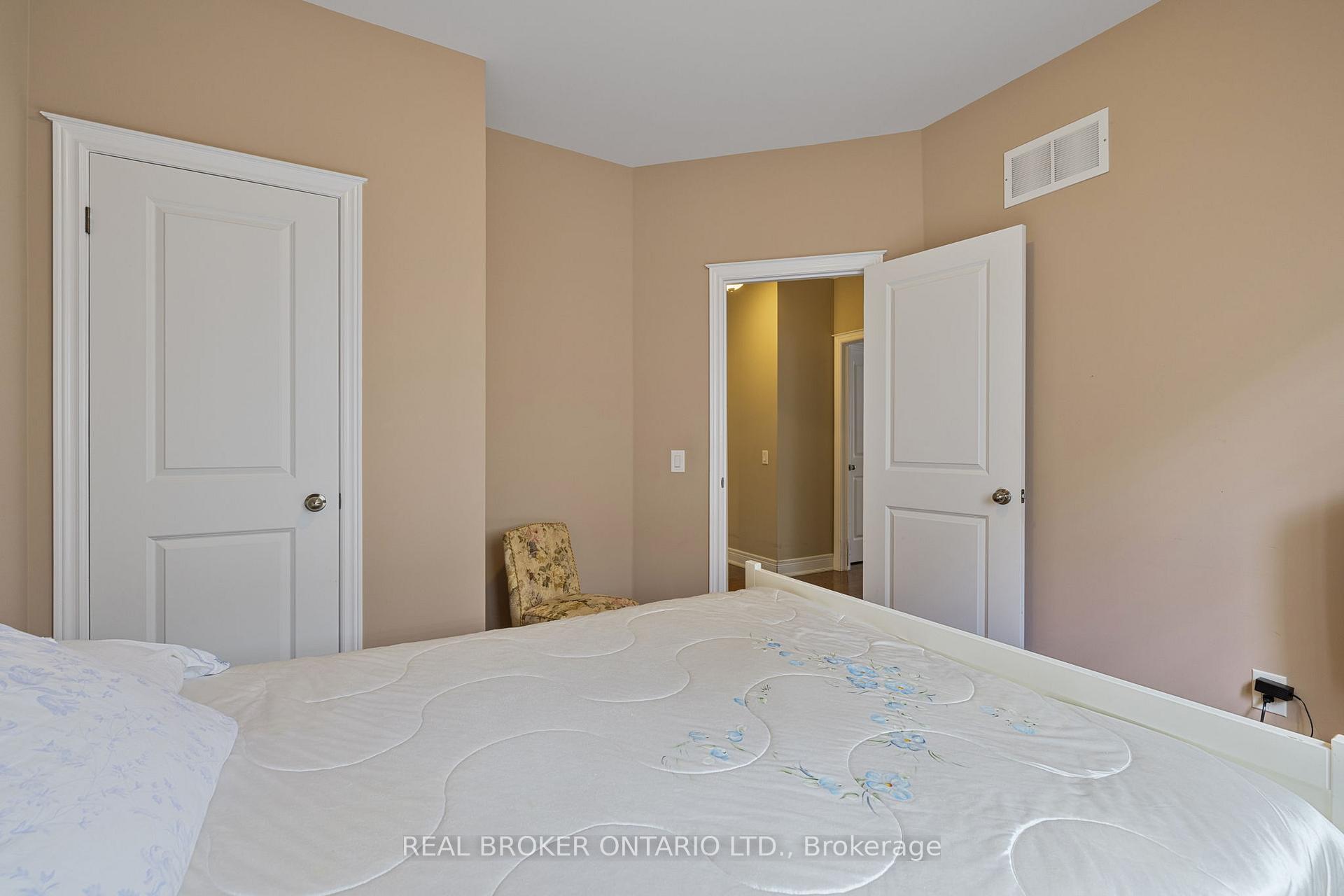 Photo 20 of 28 Hampton Springs Drive, Brampton, Bram East — HOMEH
