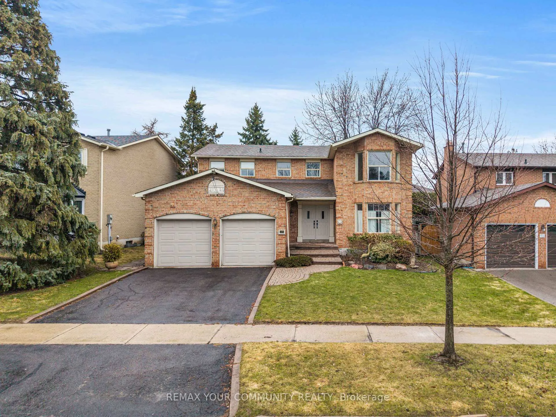 Photo 2 of 42 Houseman Crescent, Richmond Hill, North Richvale — HOMEH