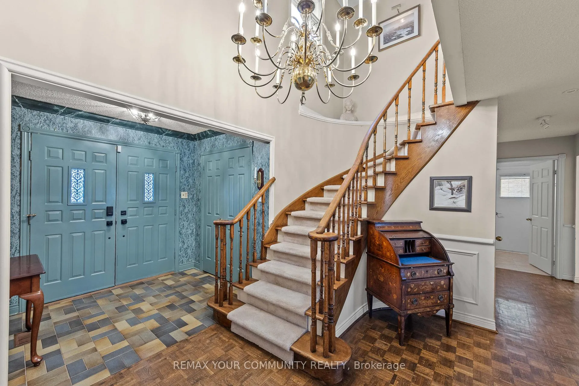 Photo 4 of 42 Houseman Crescent, Richmond Hill, North Richvale — HOMEH