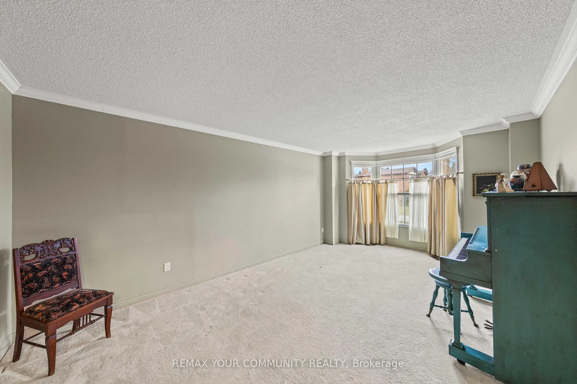 Photo 6 of 42 Houseman Crescent, Richmond Hill, North Richvale — HOMEH