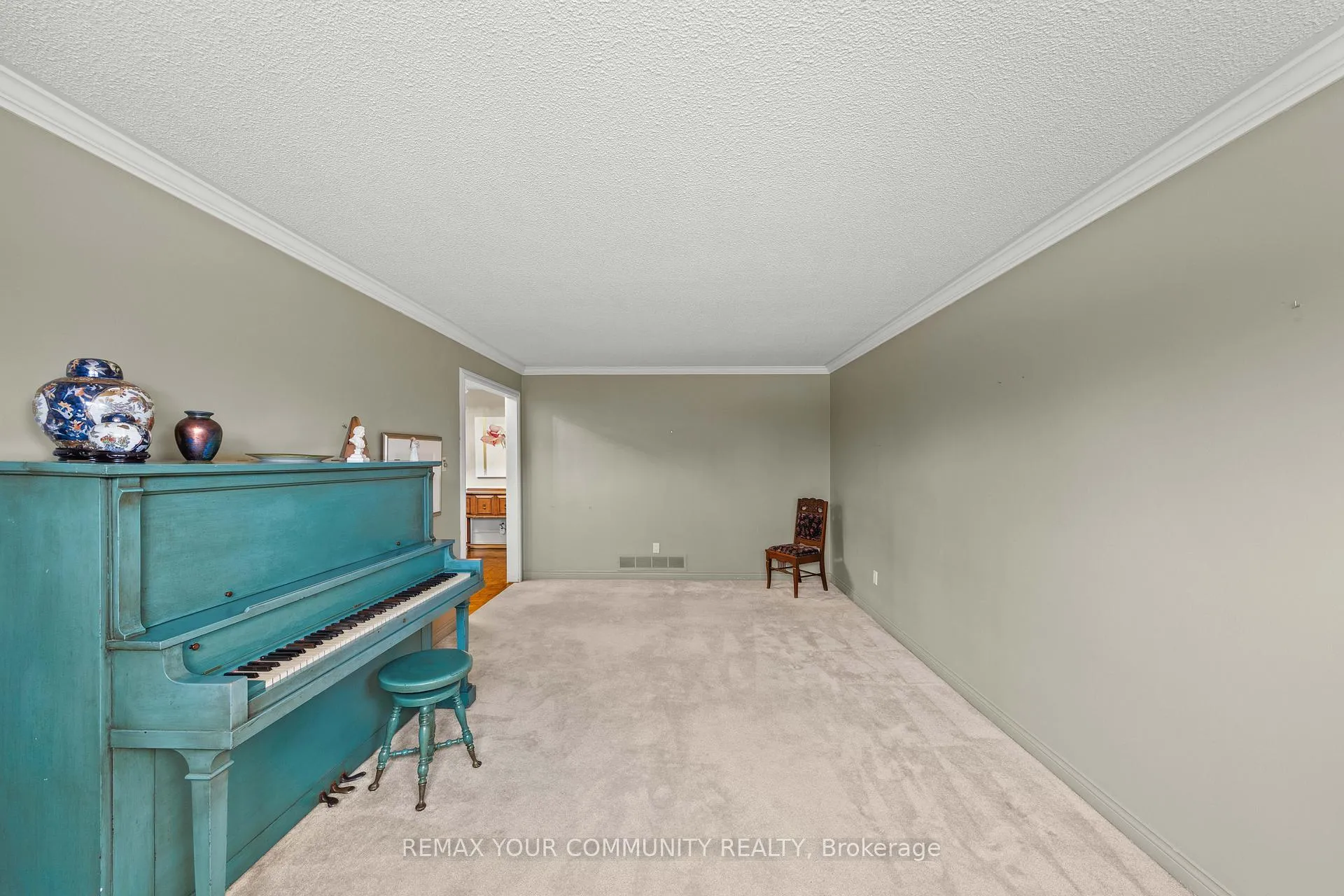 Photo 8 of 42 Houseman Crescent, Richmond Hill, North Richvale — HOMEH