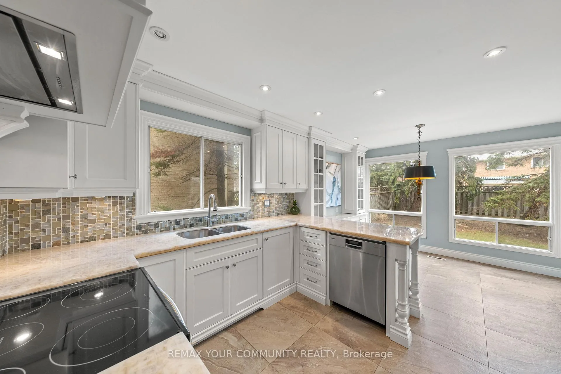 Photo 19 of 42 Houseman Crescent, Richmond Hill, North Richvale — HOMEH