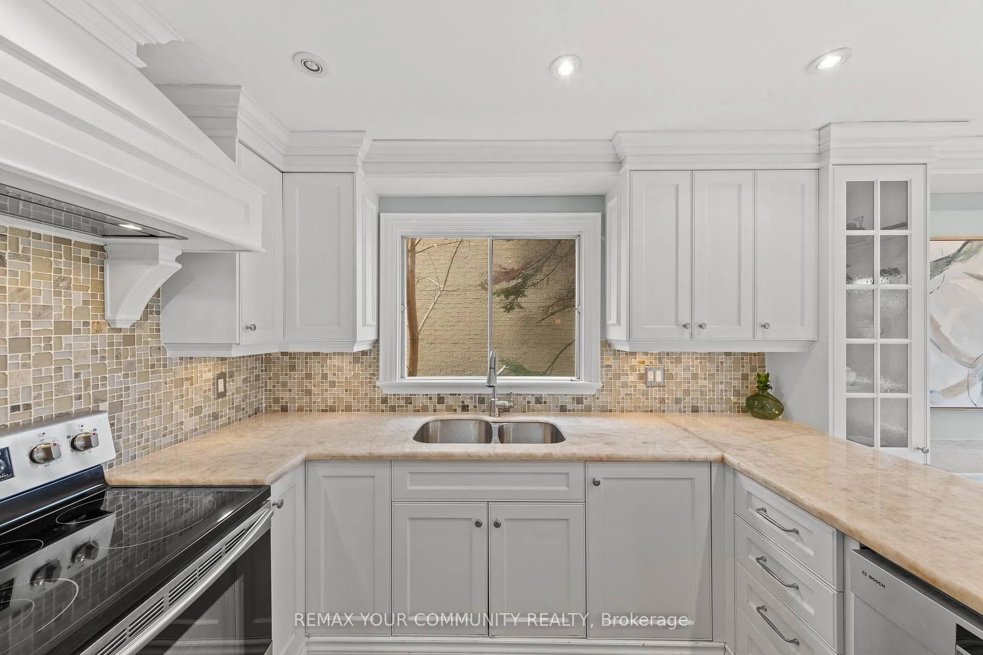 Photo 20 of 42 Houseman Crescent, Richmond Hill, North Richvale — HOMEH