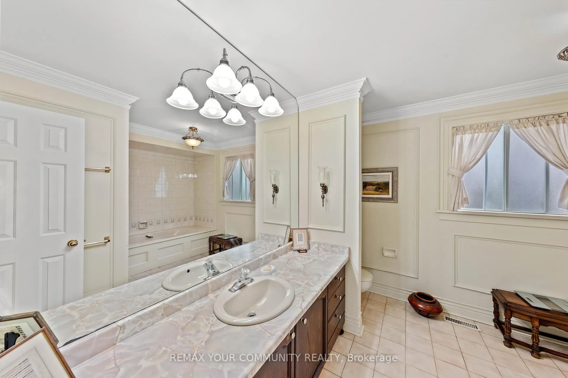 Photo 33 of 42 Houseman Crescent, Richmond Hill, North Richvale — HOMEH