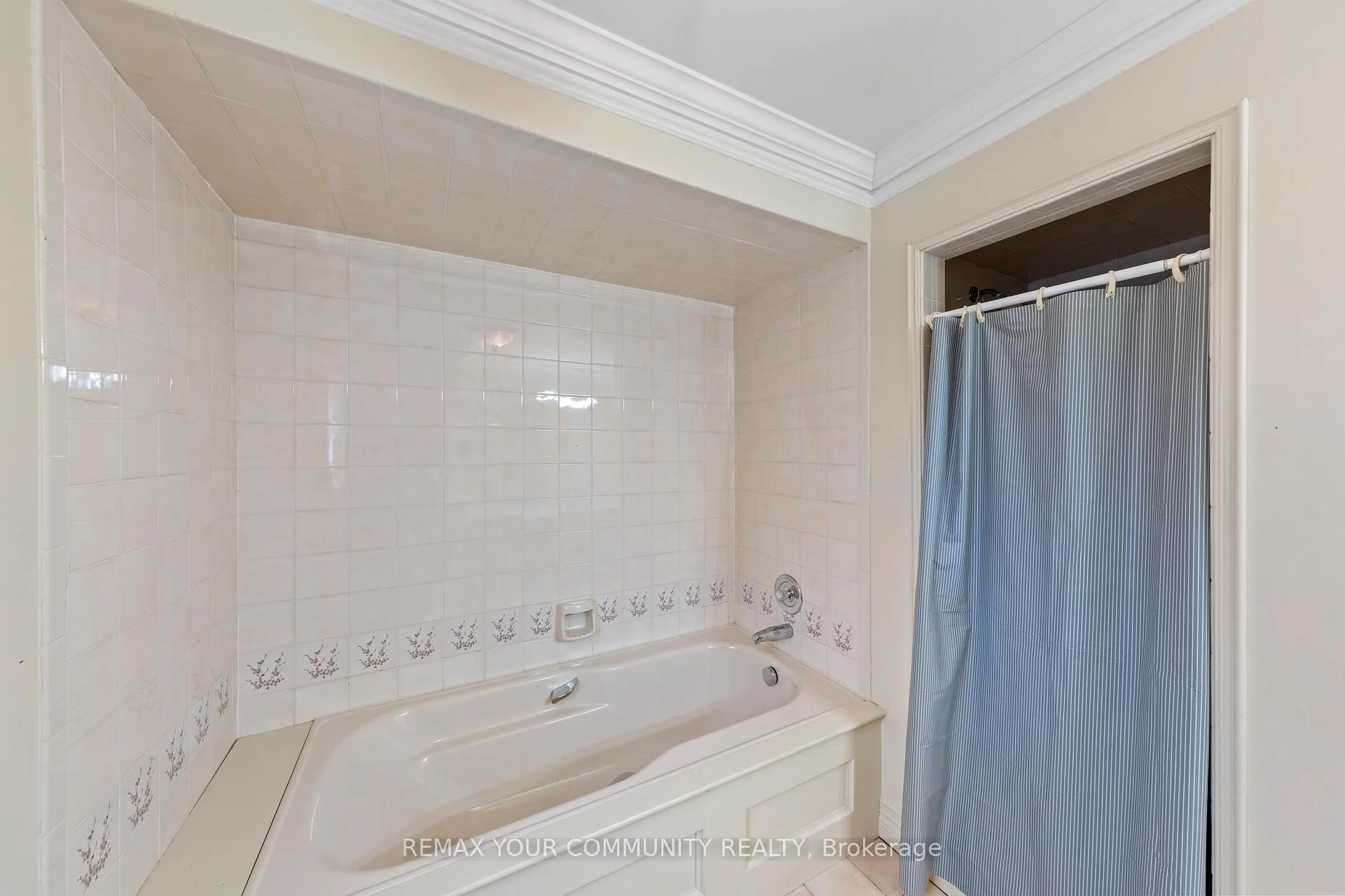 Photo 34 of 42 Houseman Crescent, Richmond Hill, North Richvale — HOMEH
