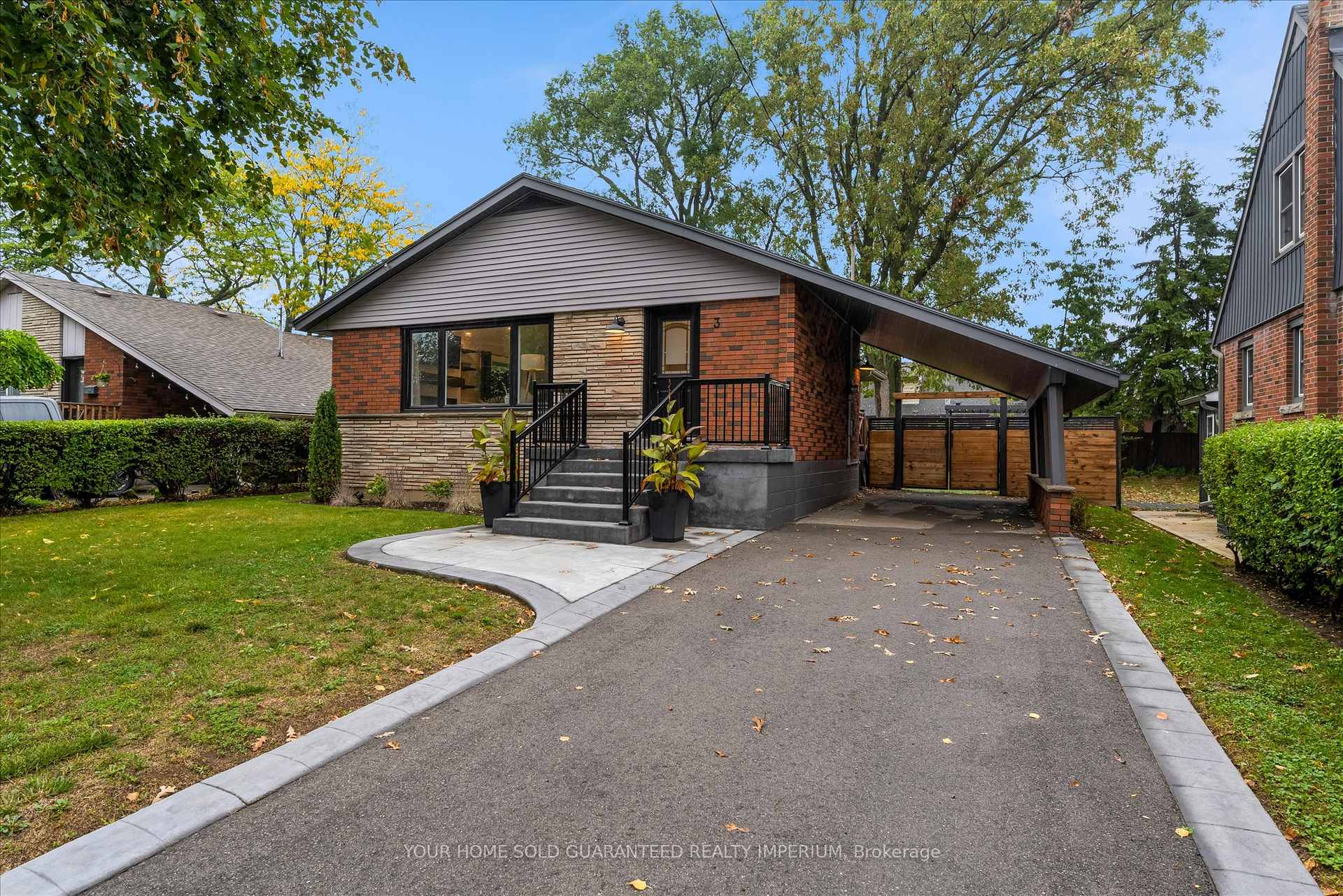 Photo 2 of 3 Mulock Avenue, Hamilton, Sunninghill — HOMEH