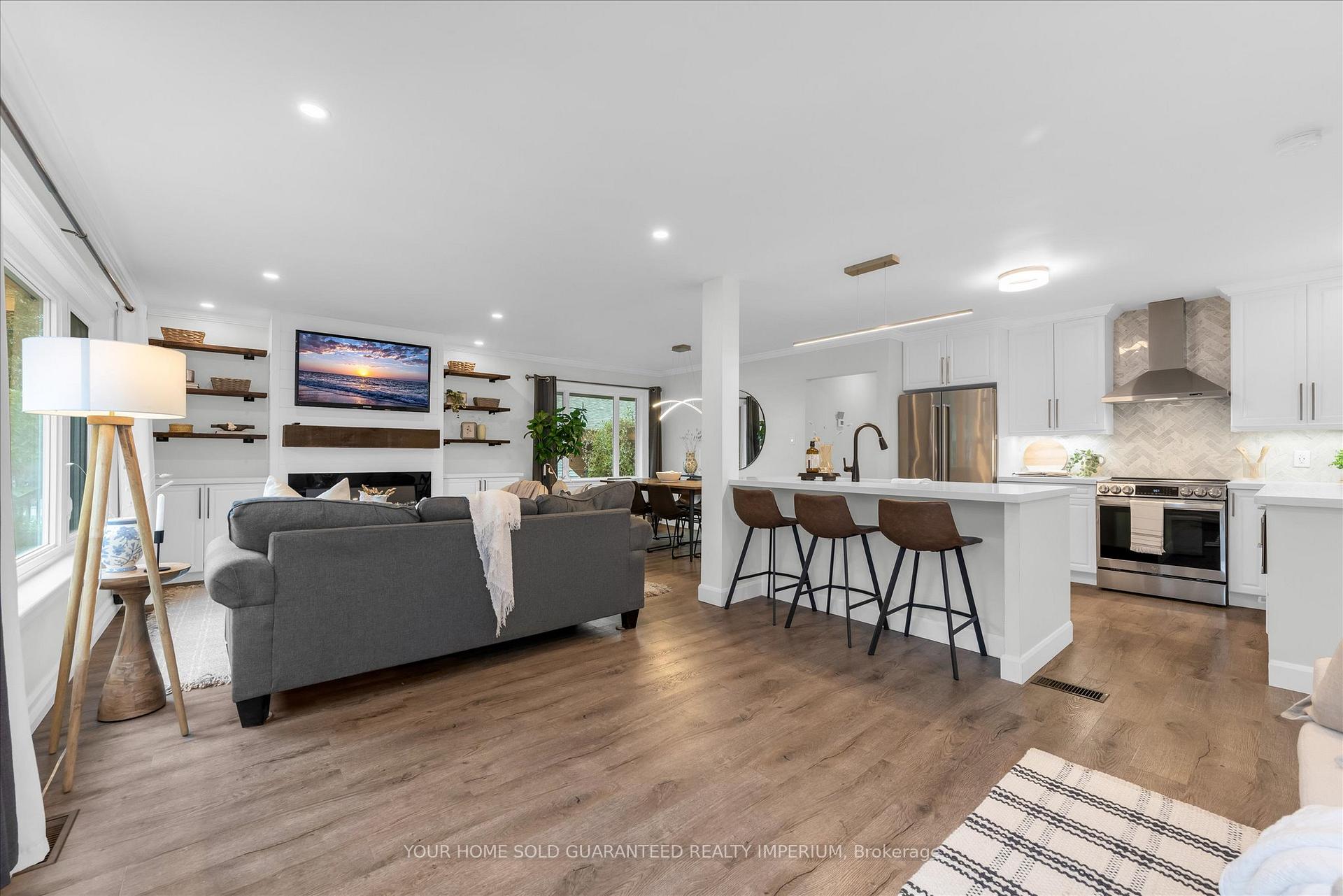 Photo 4 of 3 Mulock Avenue, Hamilton, Sunninghill — HOMEH