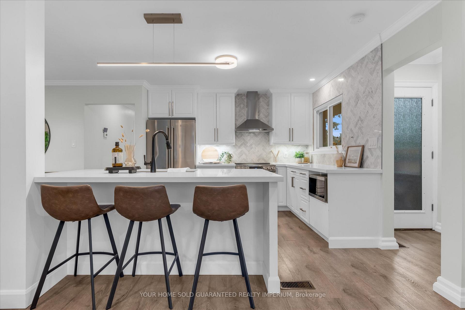 Photo 8 of 3 Mulock Avenue, Hamilton, Sunninghill — HOMEH