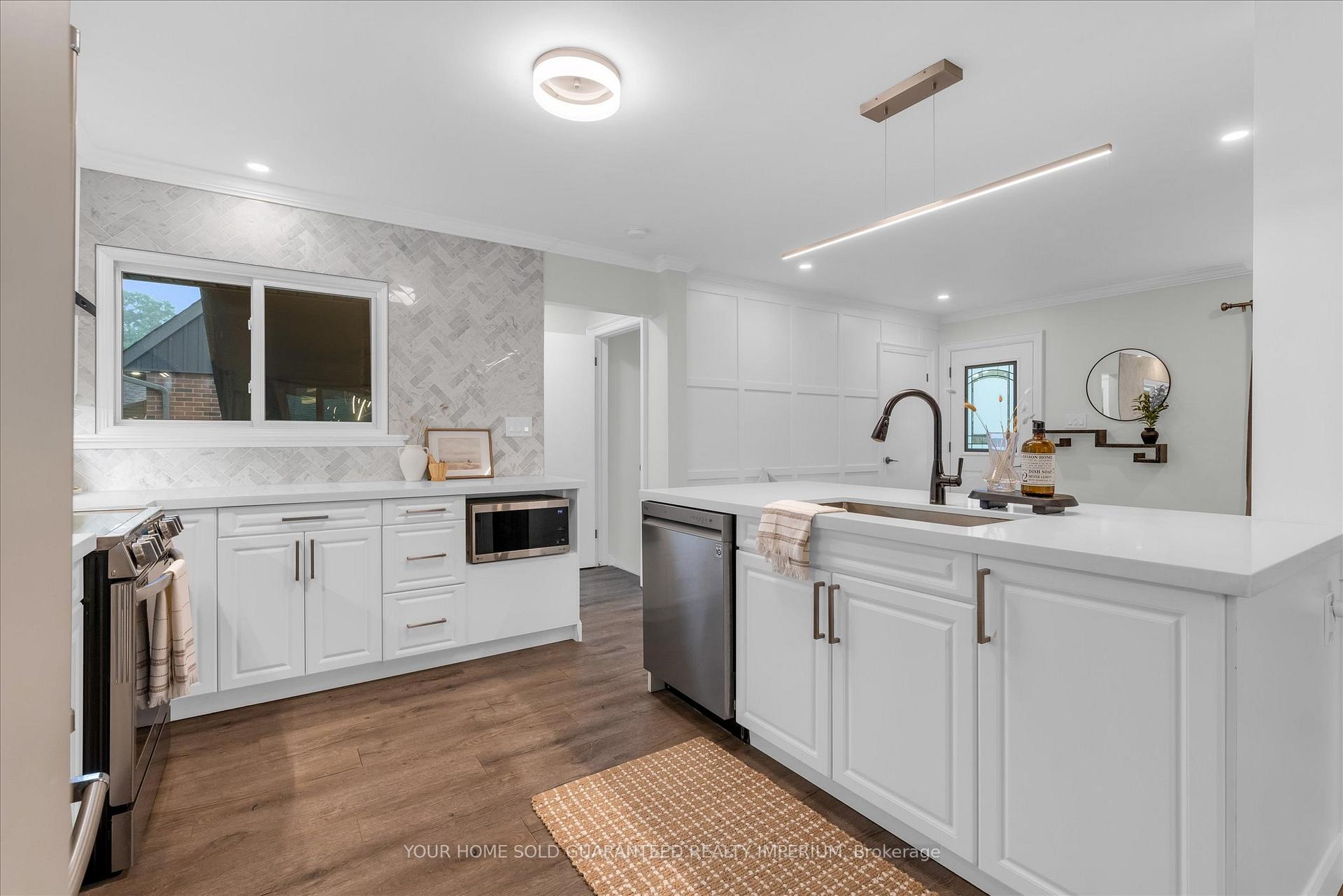 Photo 11 of 3 Mulock Avenue, Hamilton, Sunninghill — HOMEH