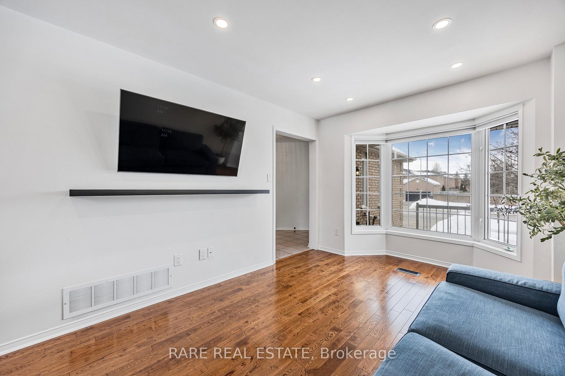 Photo 6 of 196 Hurst Drive, Barrie, Bayshore — HOMEH