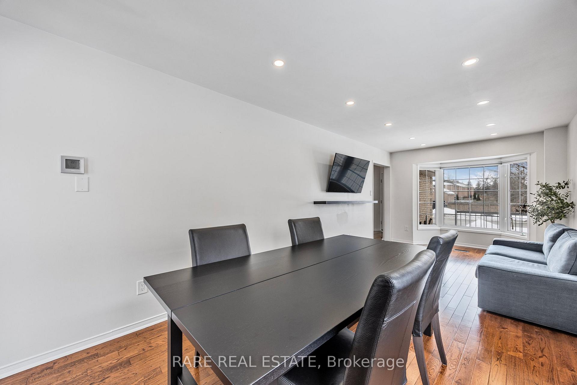 Photo 8 of 196 Hurst Drive, Barrie, Bayshore — HOMEH