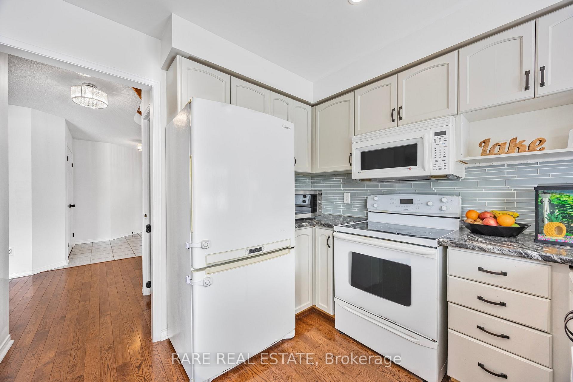 Photo 12 of 196 Hurst Drive, Barrie, Bayshore — HOMEH