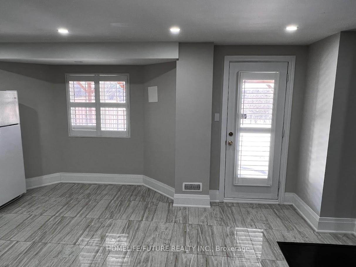 Photo 11 of Unit Bsmt, 54 Angelgate Road, Brampton, Credit Valley — HOMEH