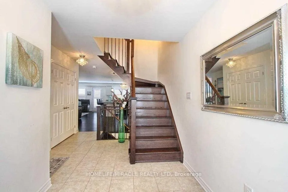Photo 4 of Unit Main, 70 Quillberry Close, Brampton, Northwest Brampton — HOMEH