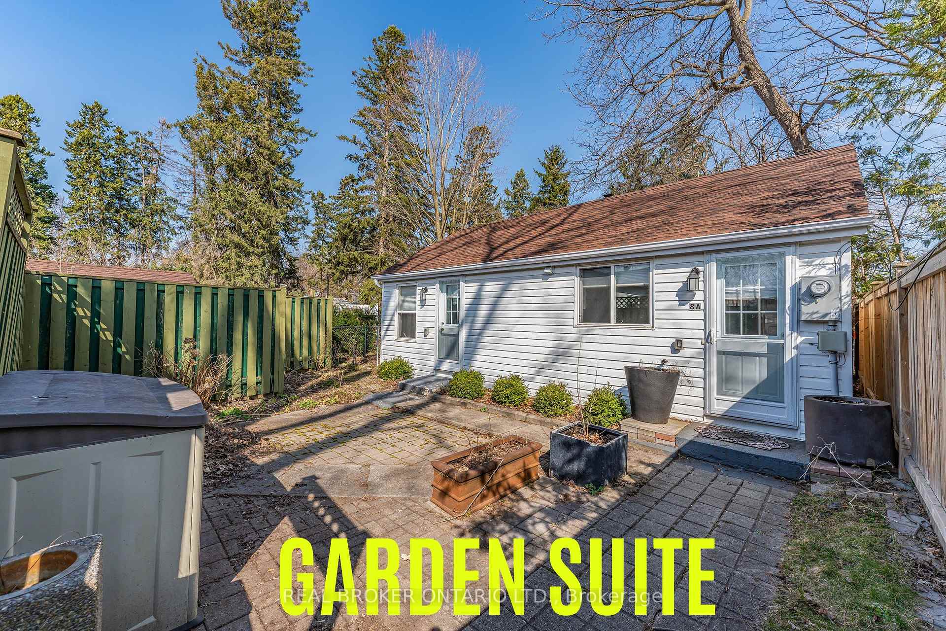 Photo 2 of 8 Caroline Street, Barrie, Allandale Centre — HOMEH