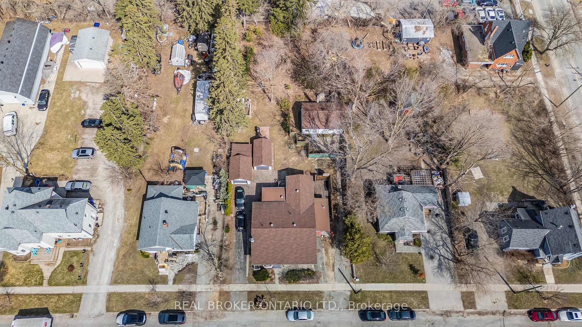 Photo 3 of 8 Caroline Street, Barrie, Allandale Centre — HOMEH