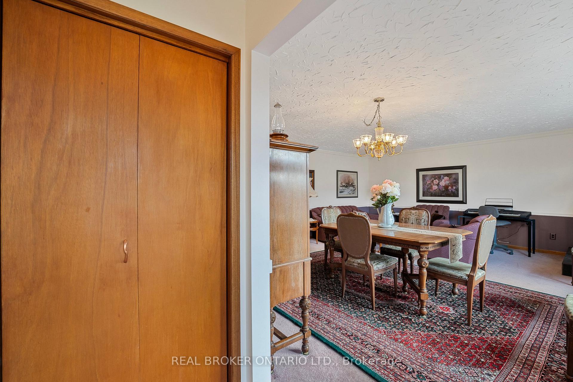 Photo 6 of 8 Caroline Street, Barrie, Allandale Centre — HOMEH