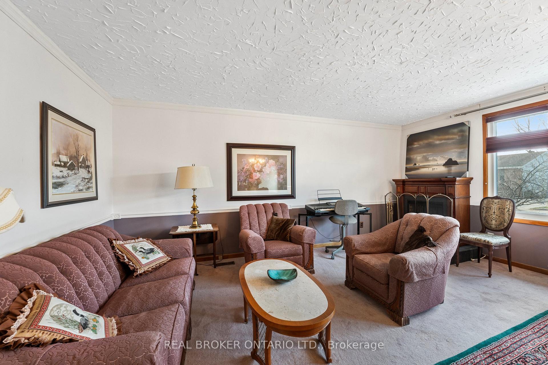 Photo 9 of 8 Caroline Street, Barrie, Allandale Centre — HOMEH