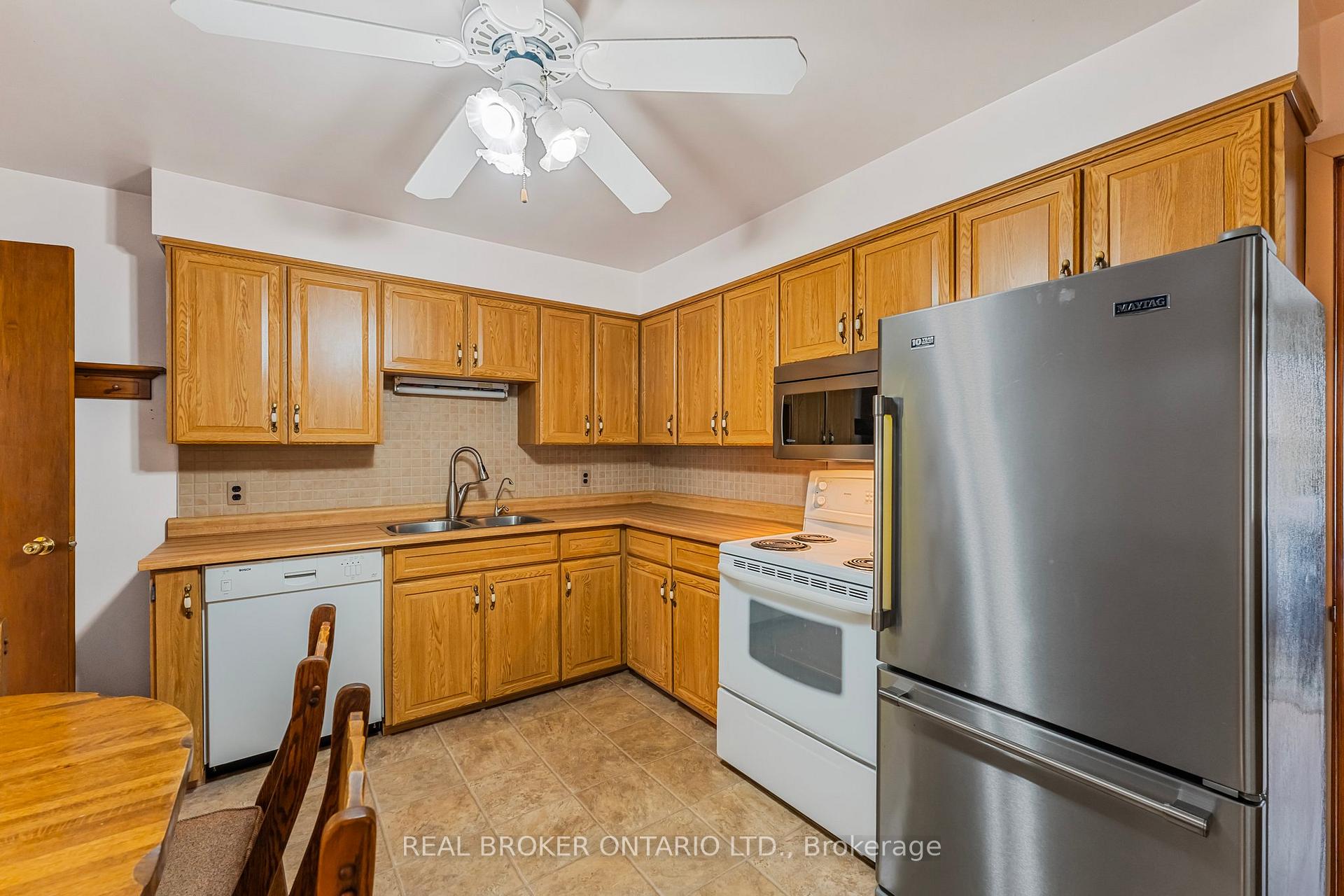 Photo 15 of 8 Caroline Street, Barrie, Allandale Centre — HOMEH