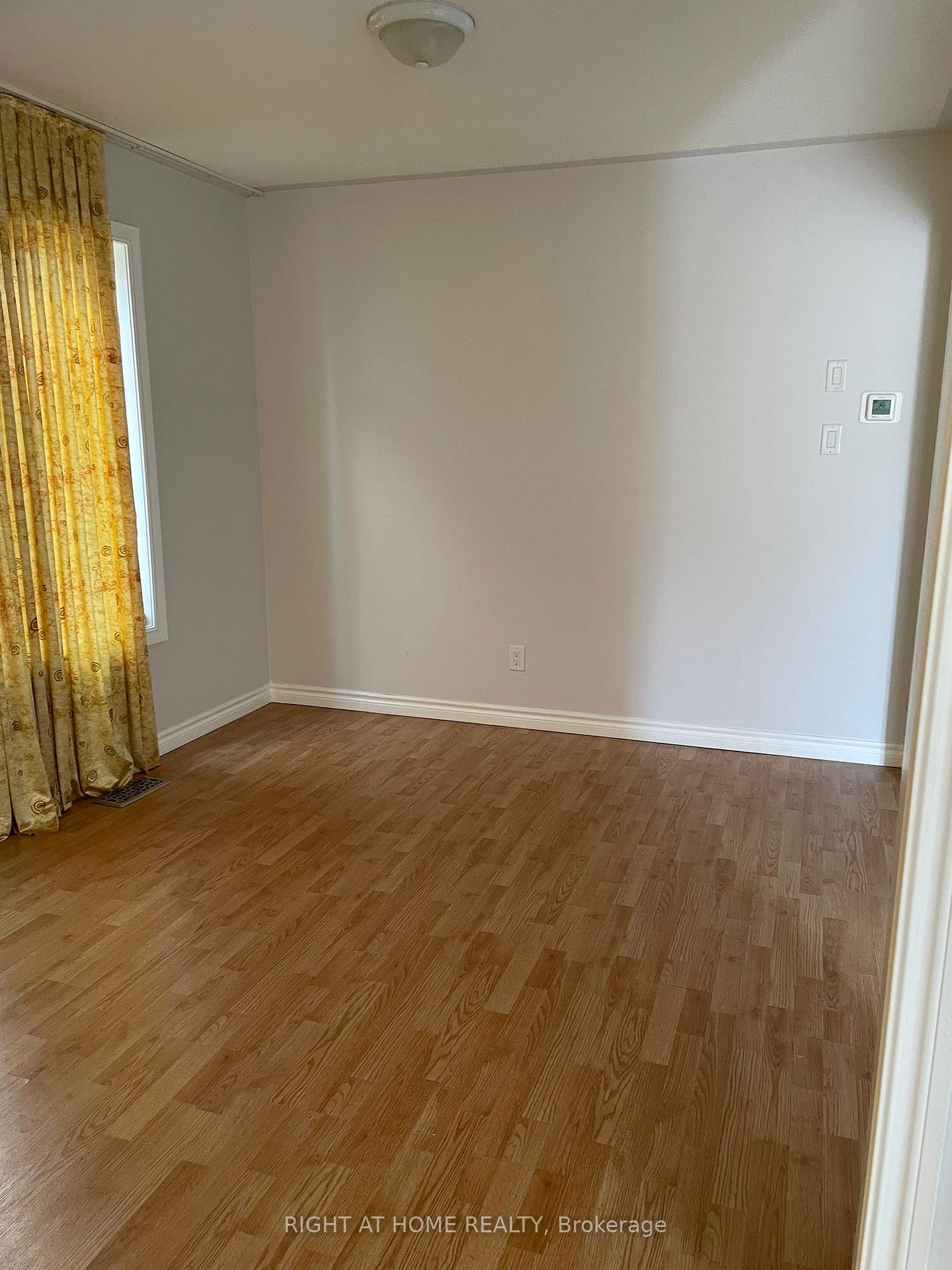 Photo 15 of Unit Main and 2nd level, 35 Echoridge Drive, Brampton, Fletcher's Meadow — HOMEH
