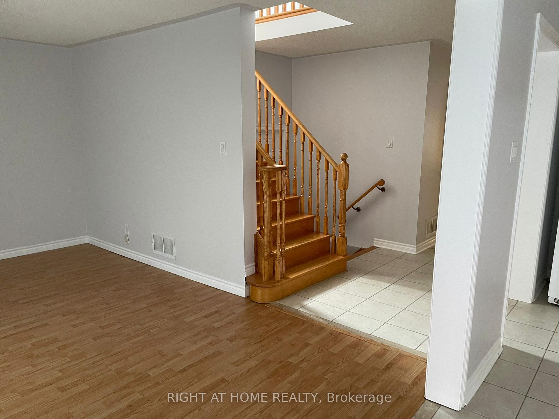 Photo 4 of Unit Main and 2nd level, 35 Echoridge Drive, Brampton, Fletcher's Meadow — HOMEH
