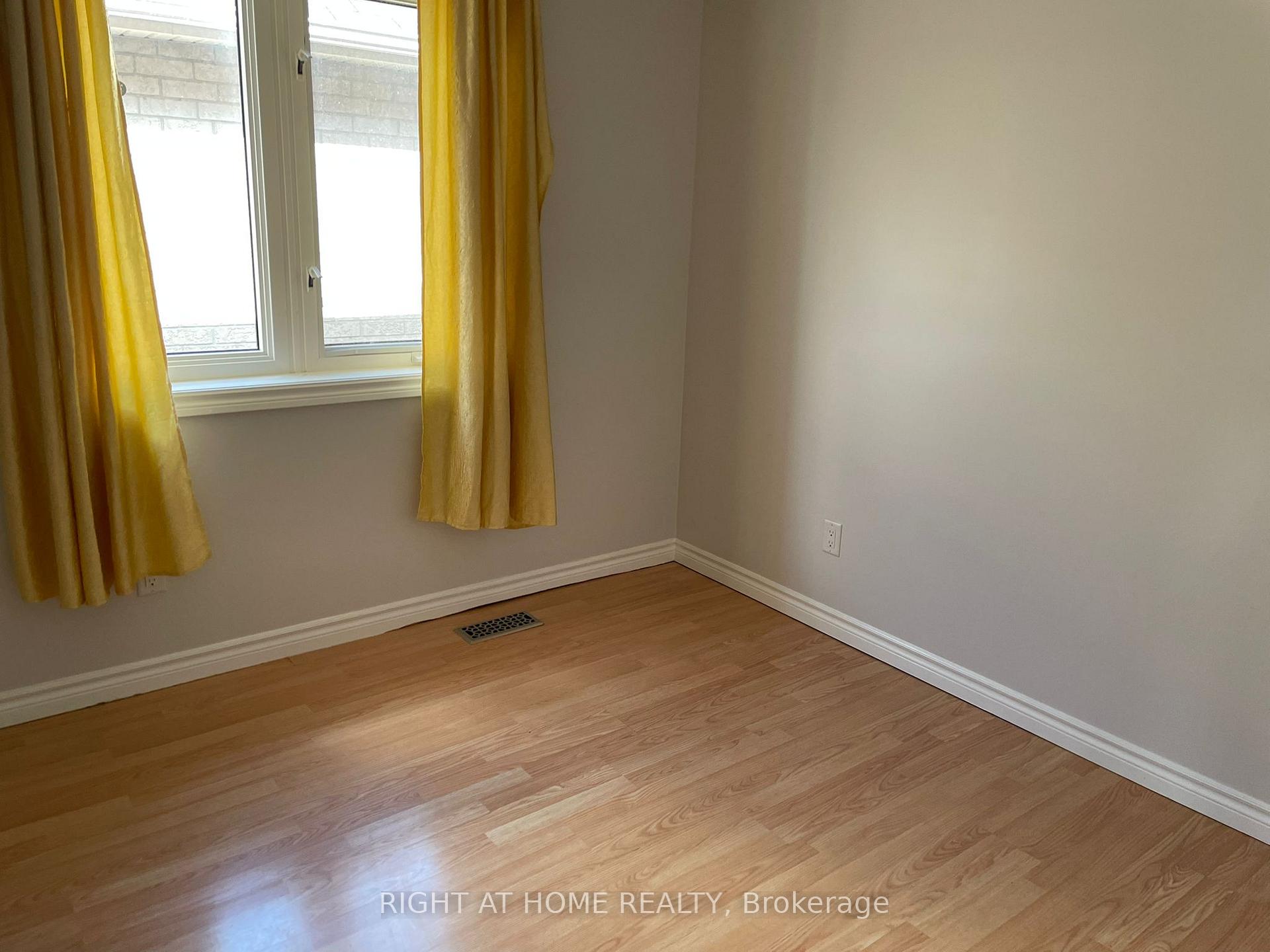 Photo 9 of Unit Main and 2nd level, 35 Echoridge Drive, Brampton, Fletcher's Meadow — HOMEH