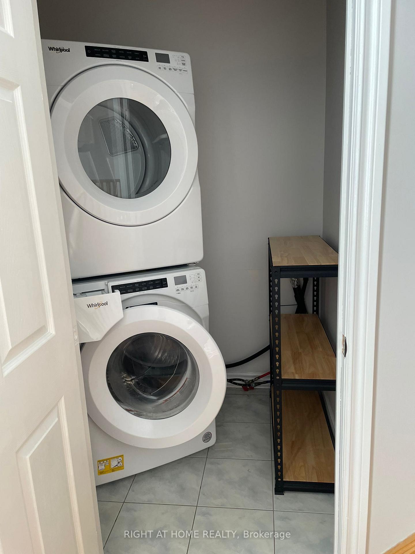 Photo 12 of Unit Main and 2nd level, 35 Echoridge Drive, Brampton, Fletcher's Meadow — HOMEH