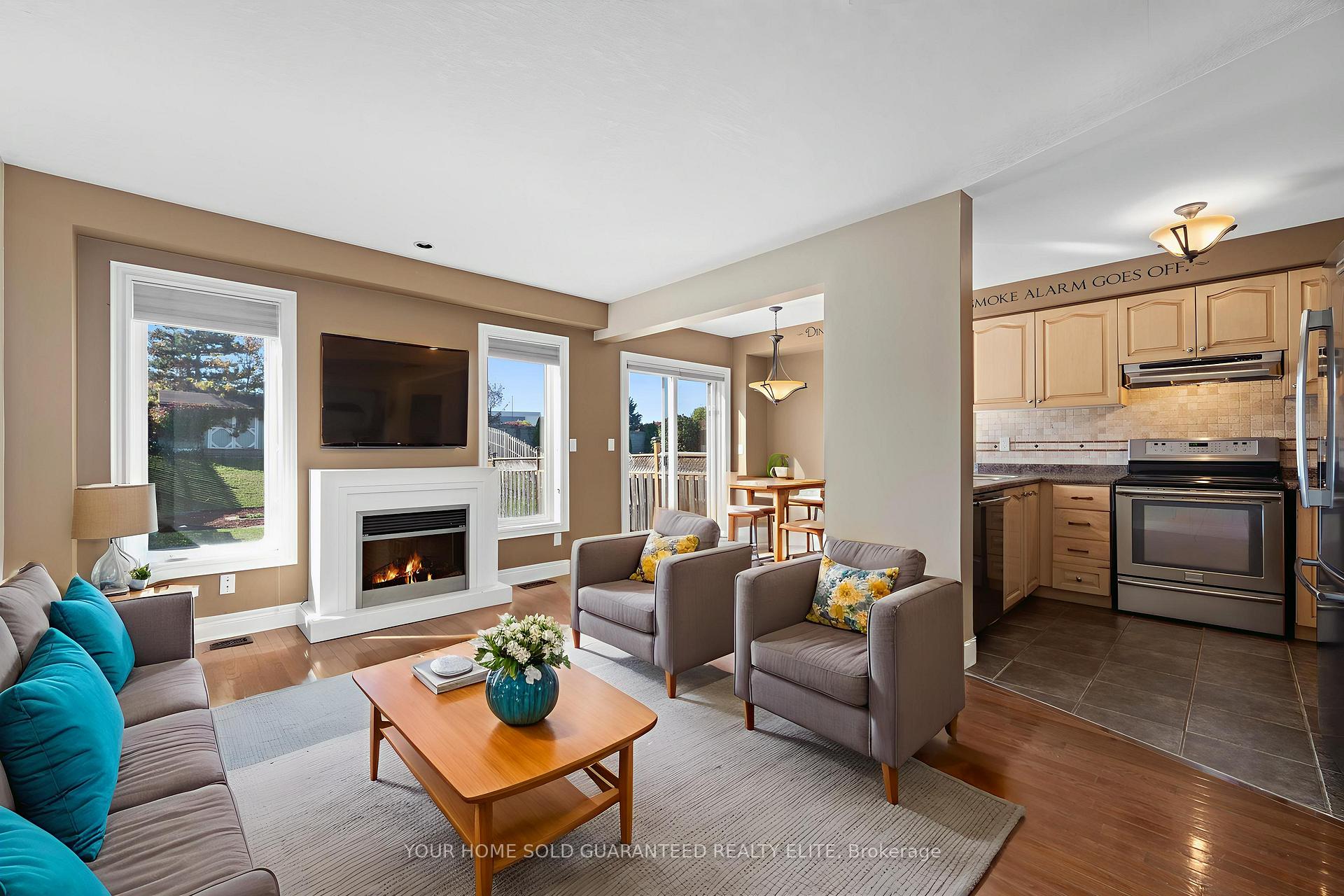 Photo 2 of 72 Cornerstone Drive, Hamilton, Stoney Creek Mountain — HOMEH