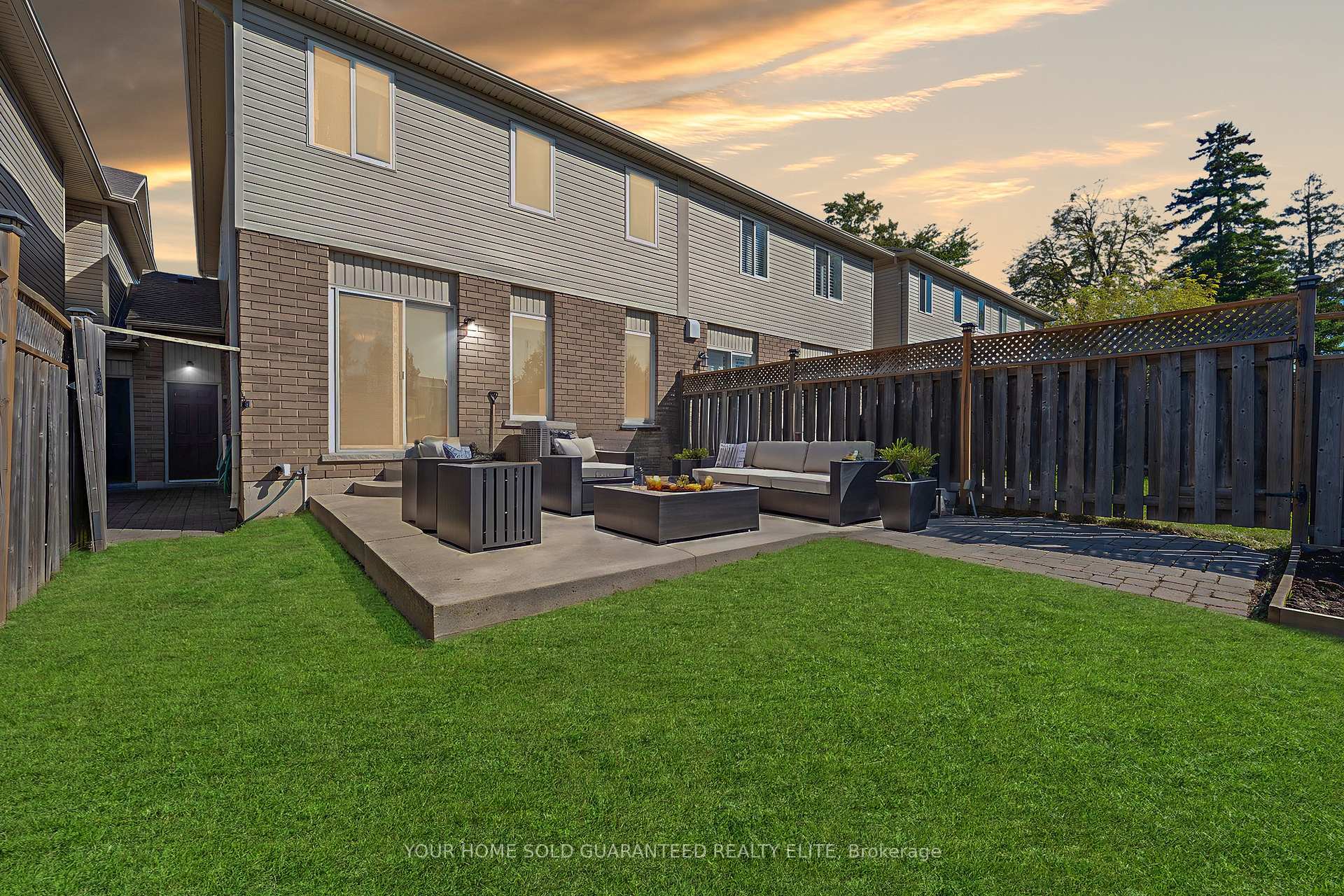 Photo 13 of 72 Cornerstone Drive, Hamilton, Stoney Creek Mountain — HOMEH