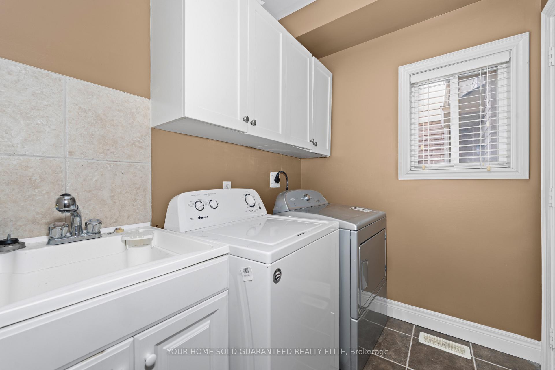 Photo 19 of 72 Cornerstone Drive, Hamilton, Stoney Creek Mountain — HOMEH