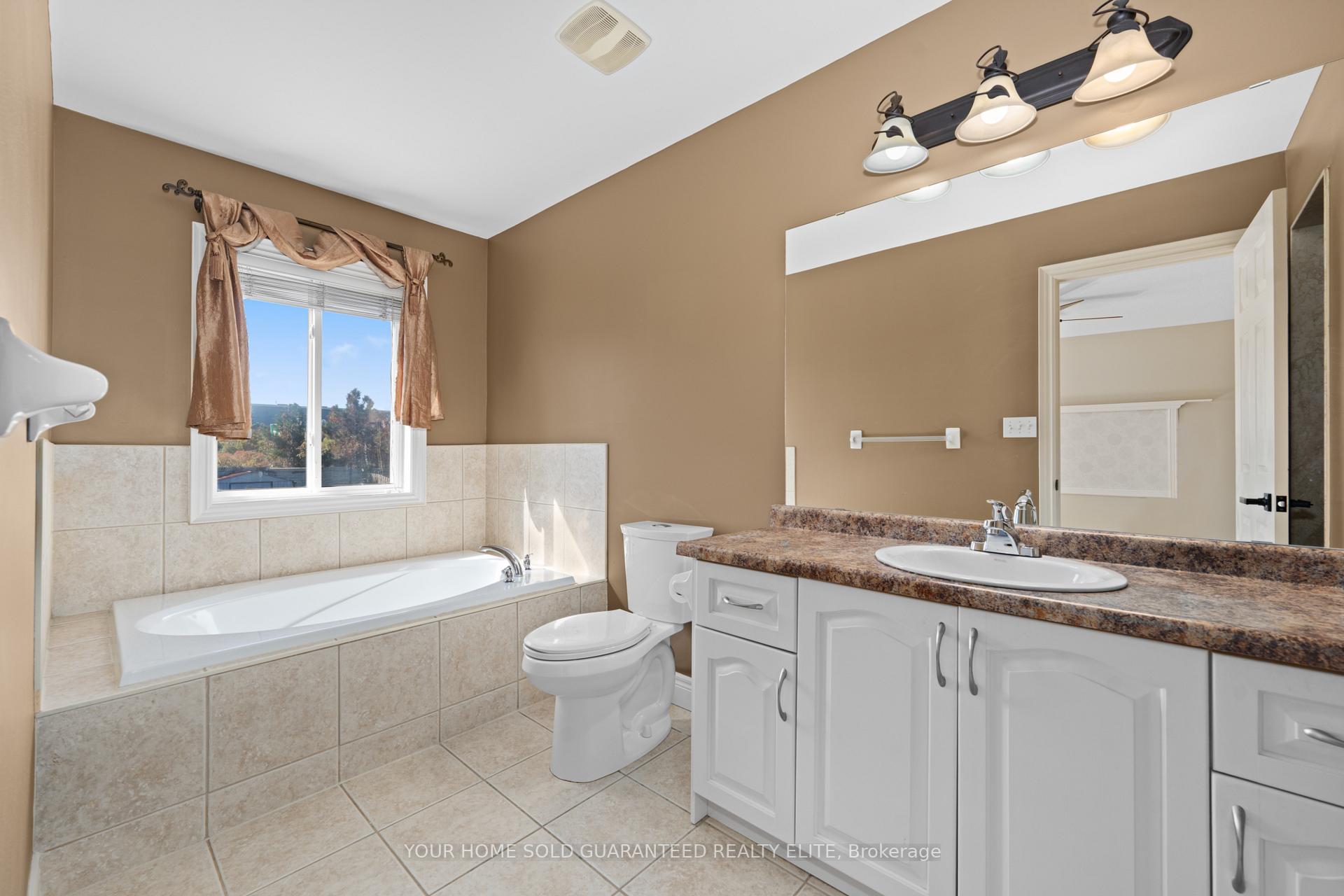 Photo 20 of 72 Cornerstone Drive, Hamilton, Stoney Creek Mountain — HOMEH
