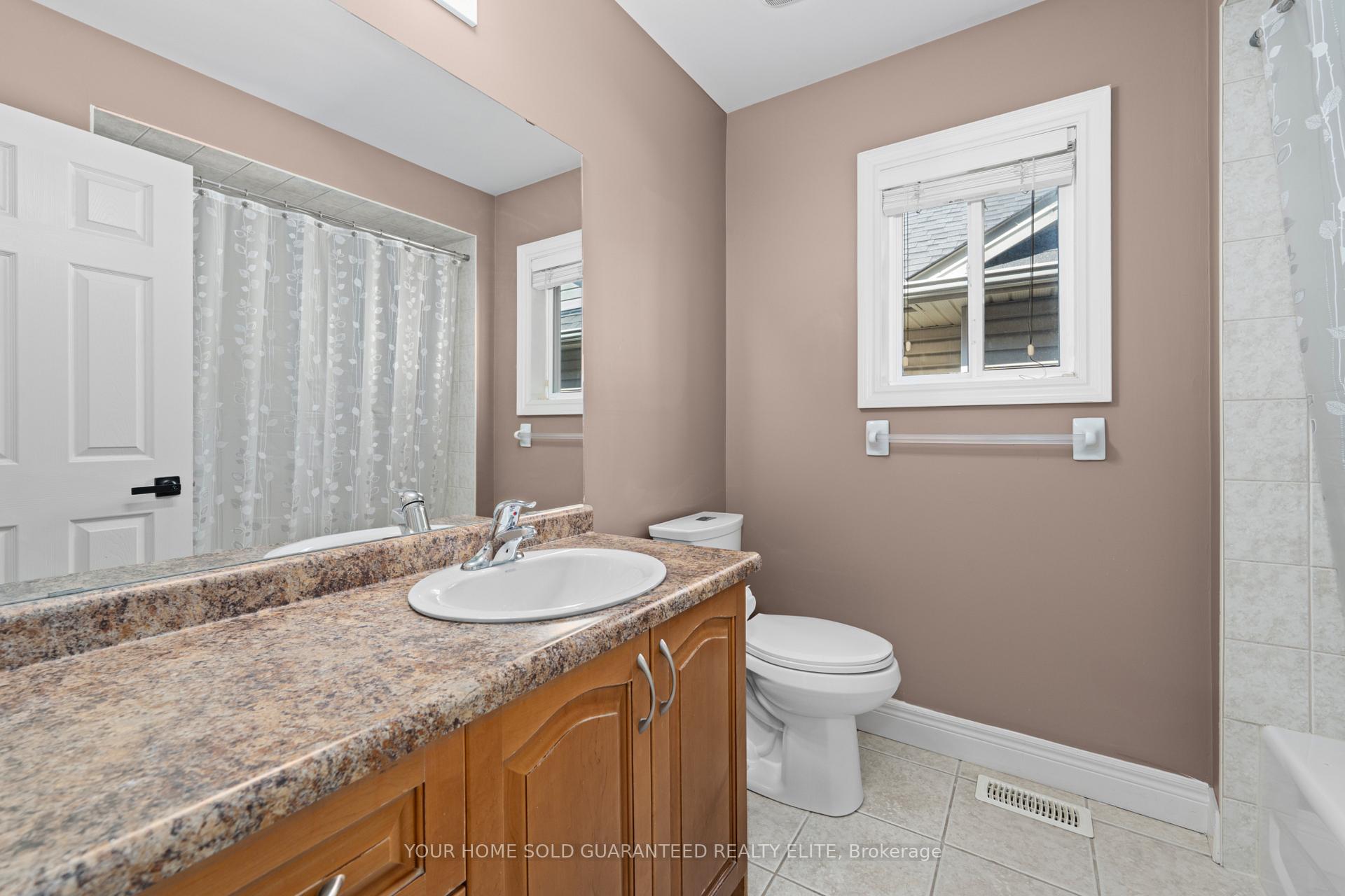 Photo 21 of 72 Cornerstone Drive, Hamilton, Stoney Creek Mountain — HOMEH