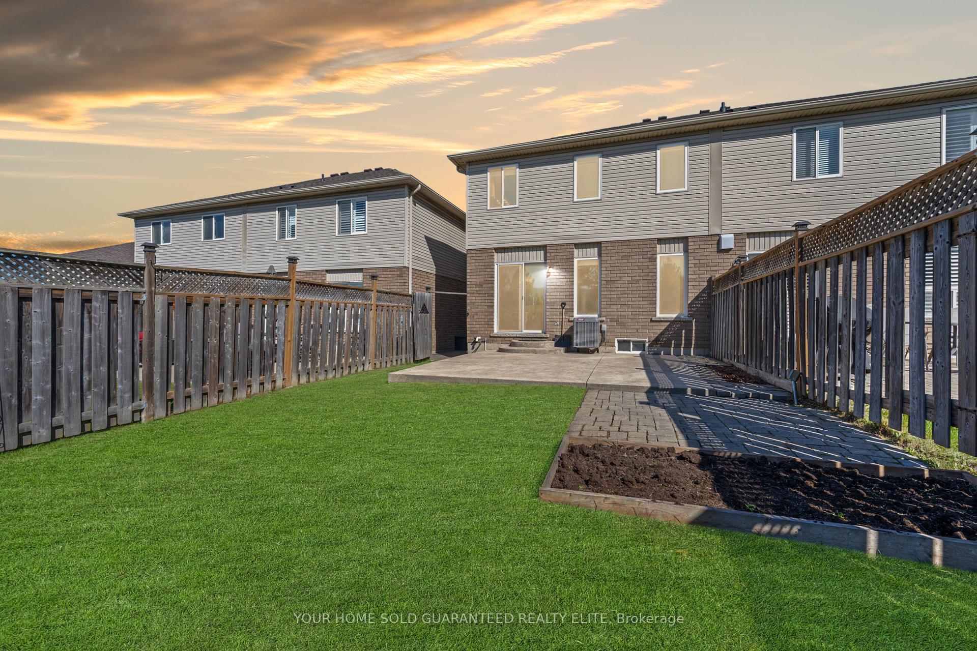Photo 24 of 72 Cornerstone Drive, Hamilton, Stoney Creek Mountain — HOMEH