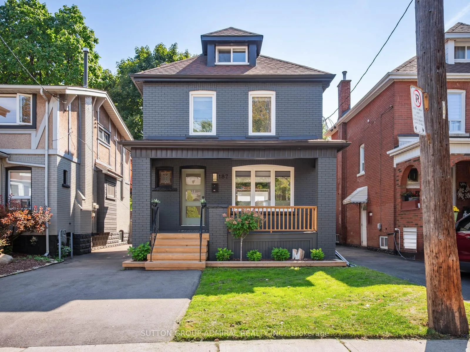 Photo 1 of 187 Rosslyn Avenue S, Hamilton, Delta — HOMEH