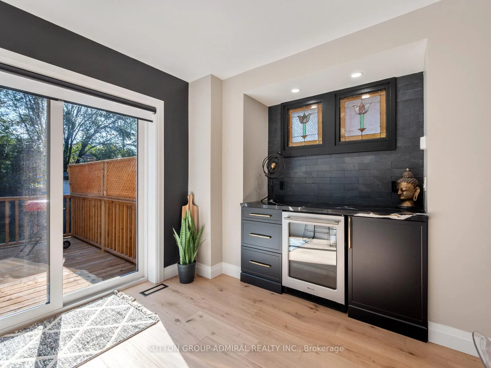 Photo 8 of 187 Rosslyn Avenue S, Hamilton, Delta — HOMEH