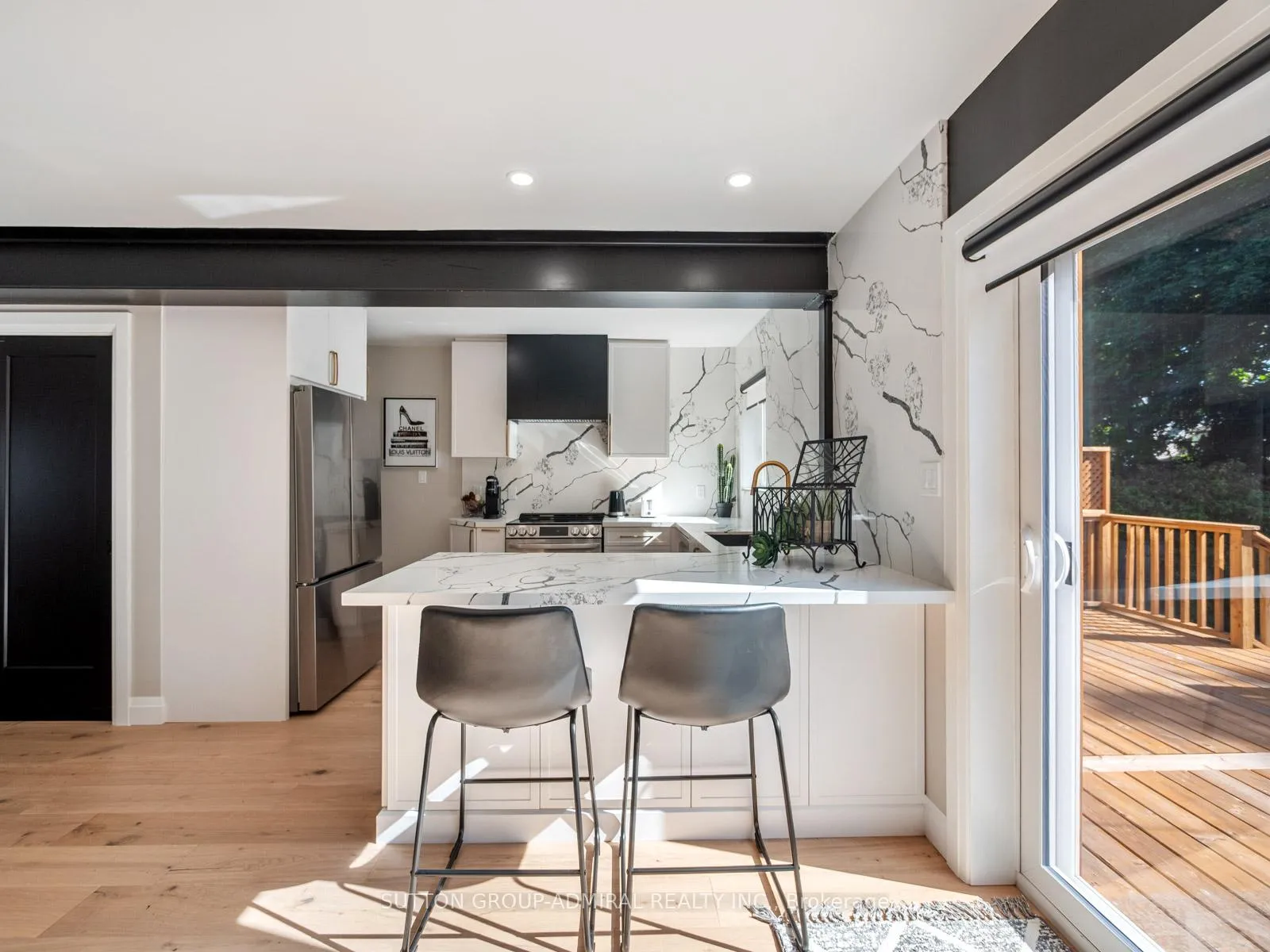 Photo 10 of 187 Rosslyn Avenue S, Hamilton, Delta — HOMEH