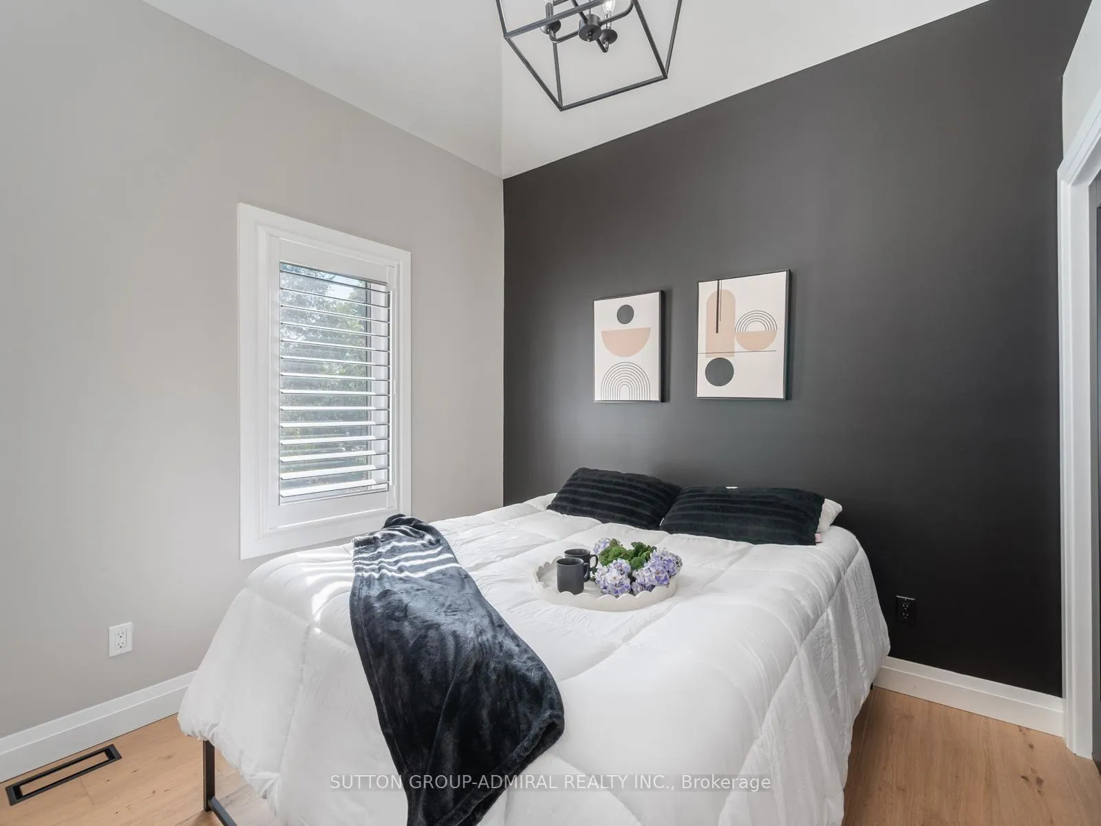 Photo 17 of 187 Rosslyn Avenue S, Hamilton, Delta — HOMEH