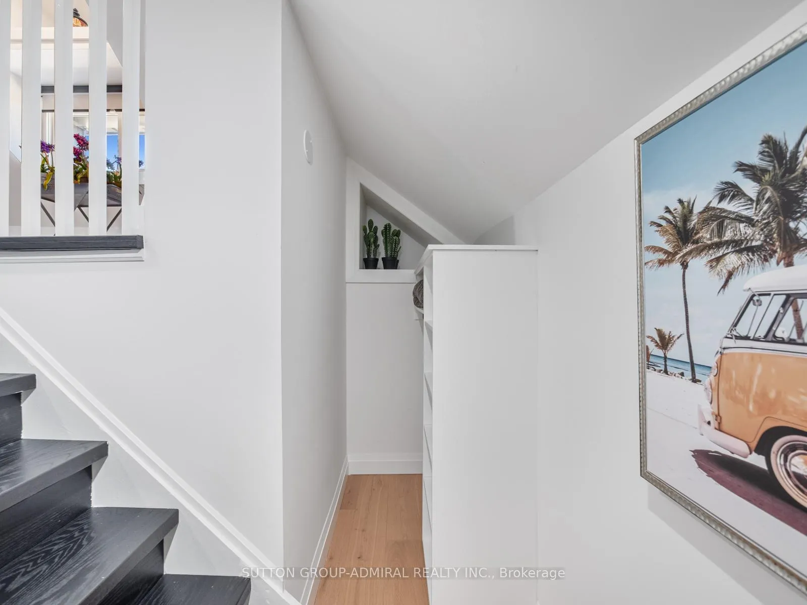 Photo 25 of 187 Rosslyn Avenue S, Hamilton, Delta — HOMEH