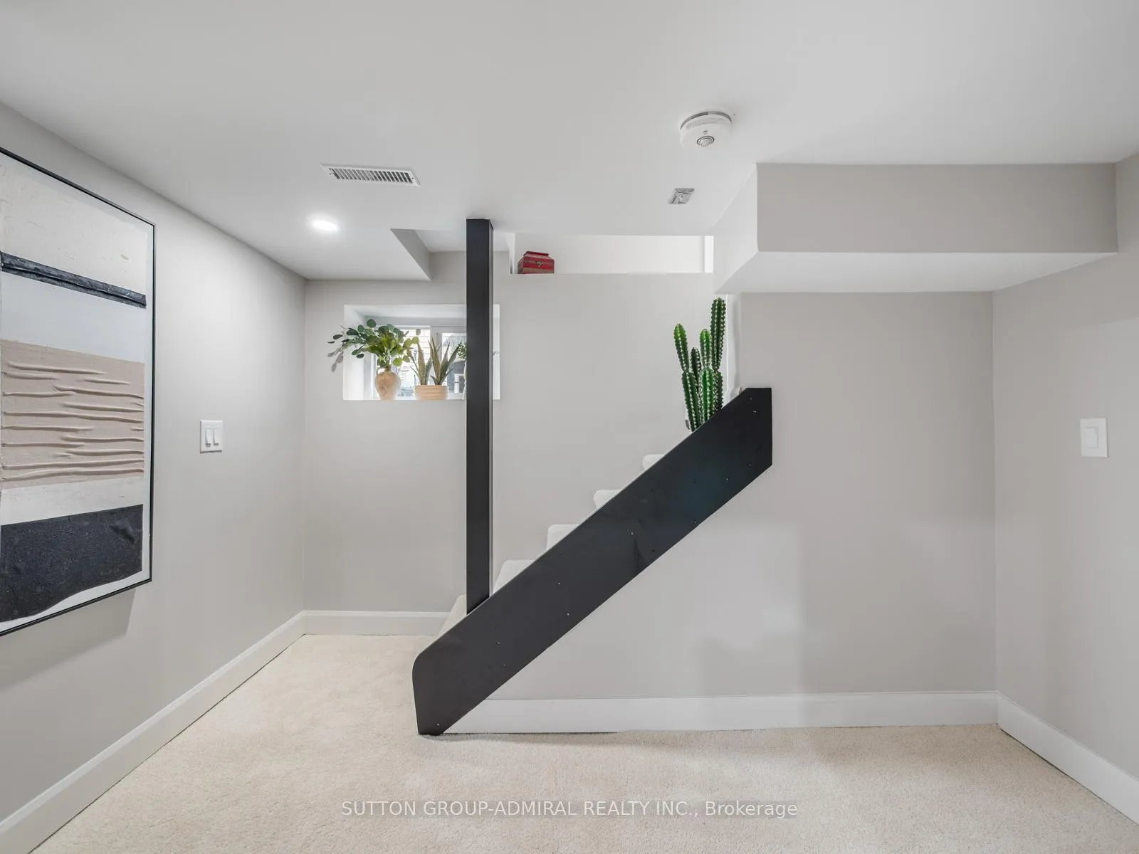 Photo 28 of 187 Rosslyn Avenue S, Hamilton, Delta — HOMEH