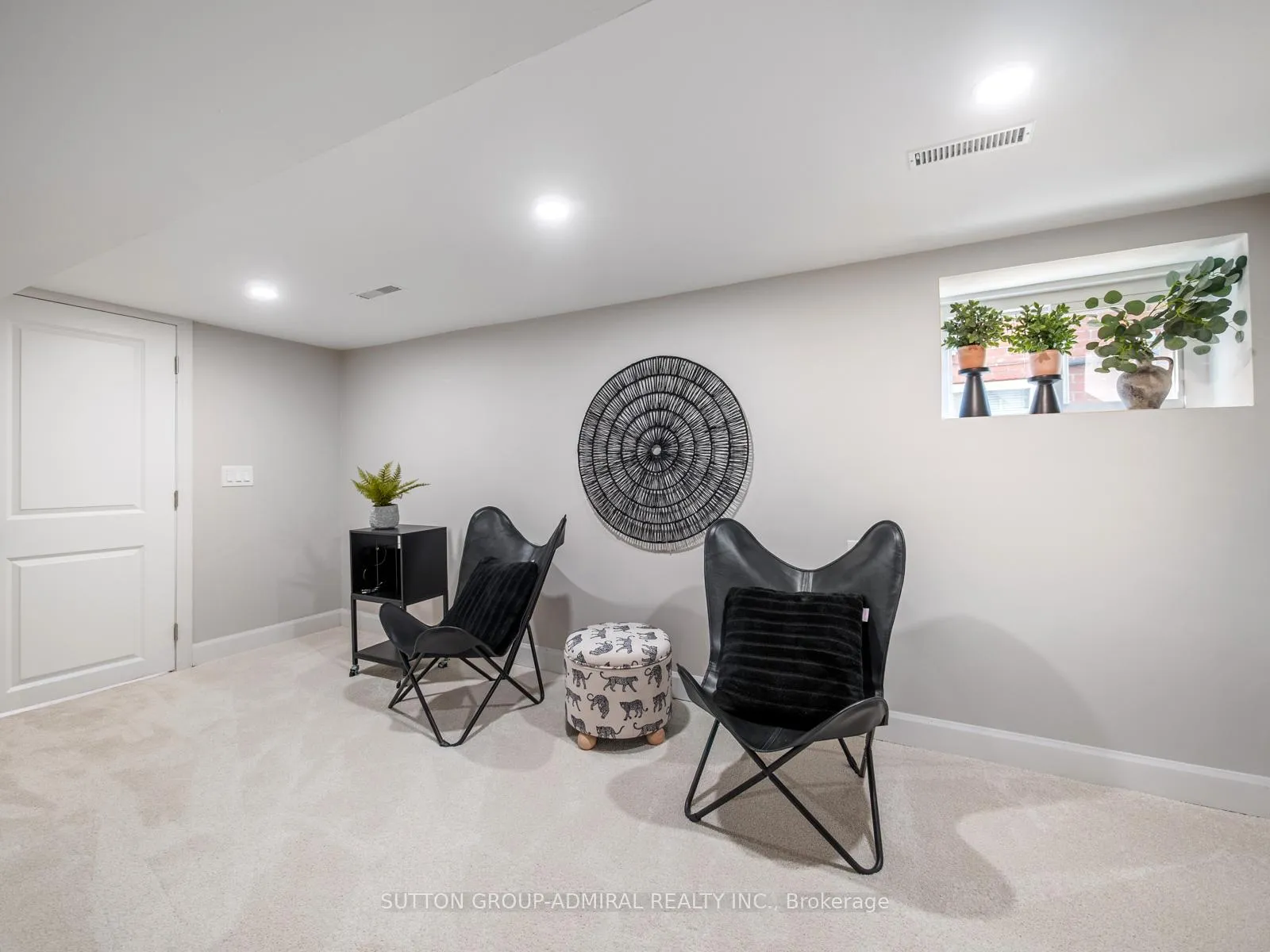 Photo 29 of 187 Rosslyn Avenue S, Hamilton, Delta — HOMEH