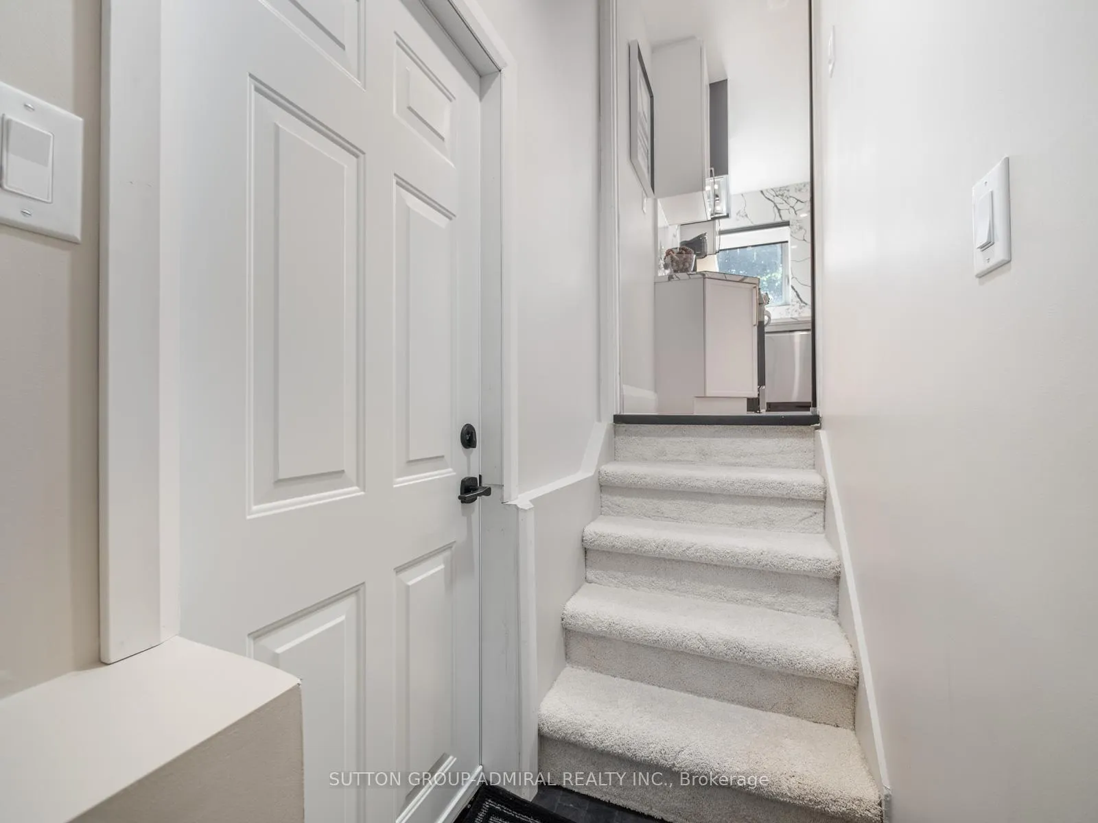 Photo 33 of 187 Rosslyn Avenue S, Hamilton, Delta — HOMEH