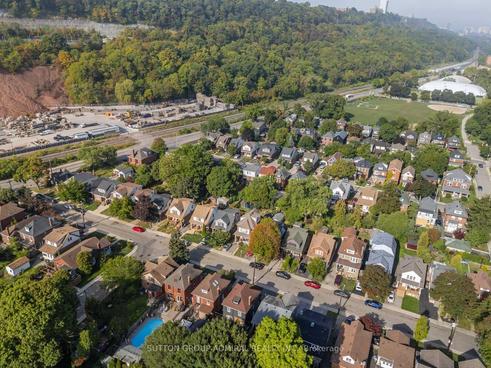 Photo 42 of 187 Rosslyn Avenue S, Hamilton, Delta — HOMEH