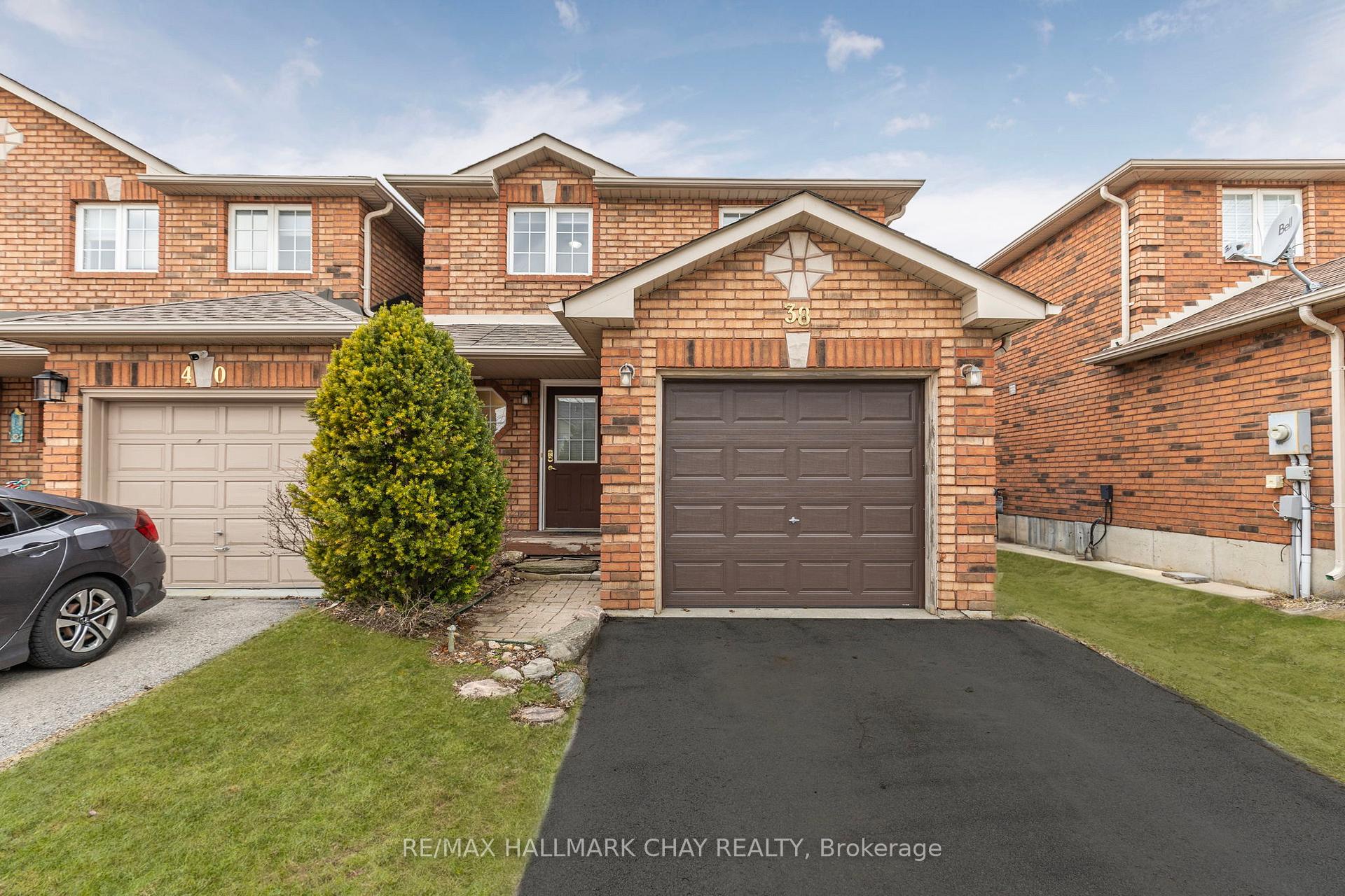 Photo 1 of 38 Silver Maple Crescent, Barrie, Holly — HOMEH
