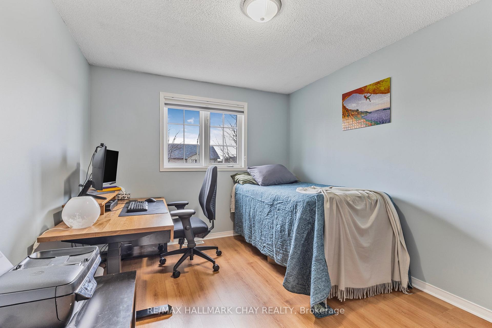 Photo 14 of 38 Silver Maple Crescent, Barrie, Holly — HOMEH