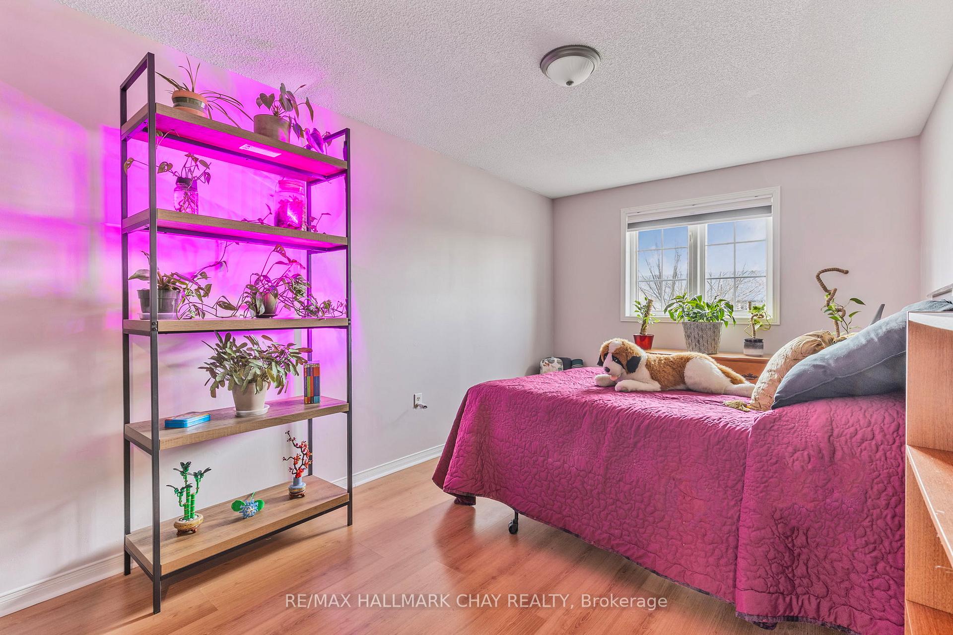 Photo 15 of 38 Silver Maple Crescent, Barrie, Holly — HOMEH