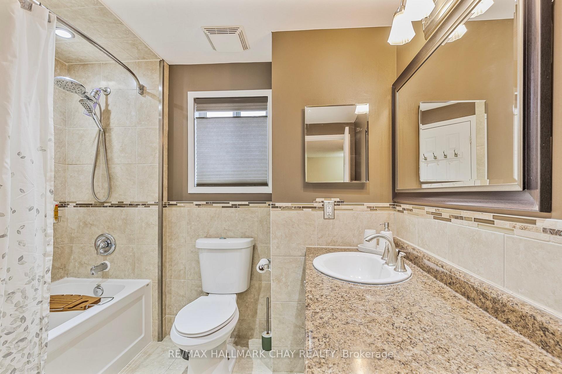 Photo 16 of 38 Silver Maple Crescent, Barrie, Holly — HOMEH