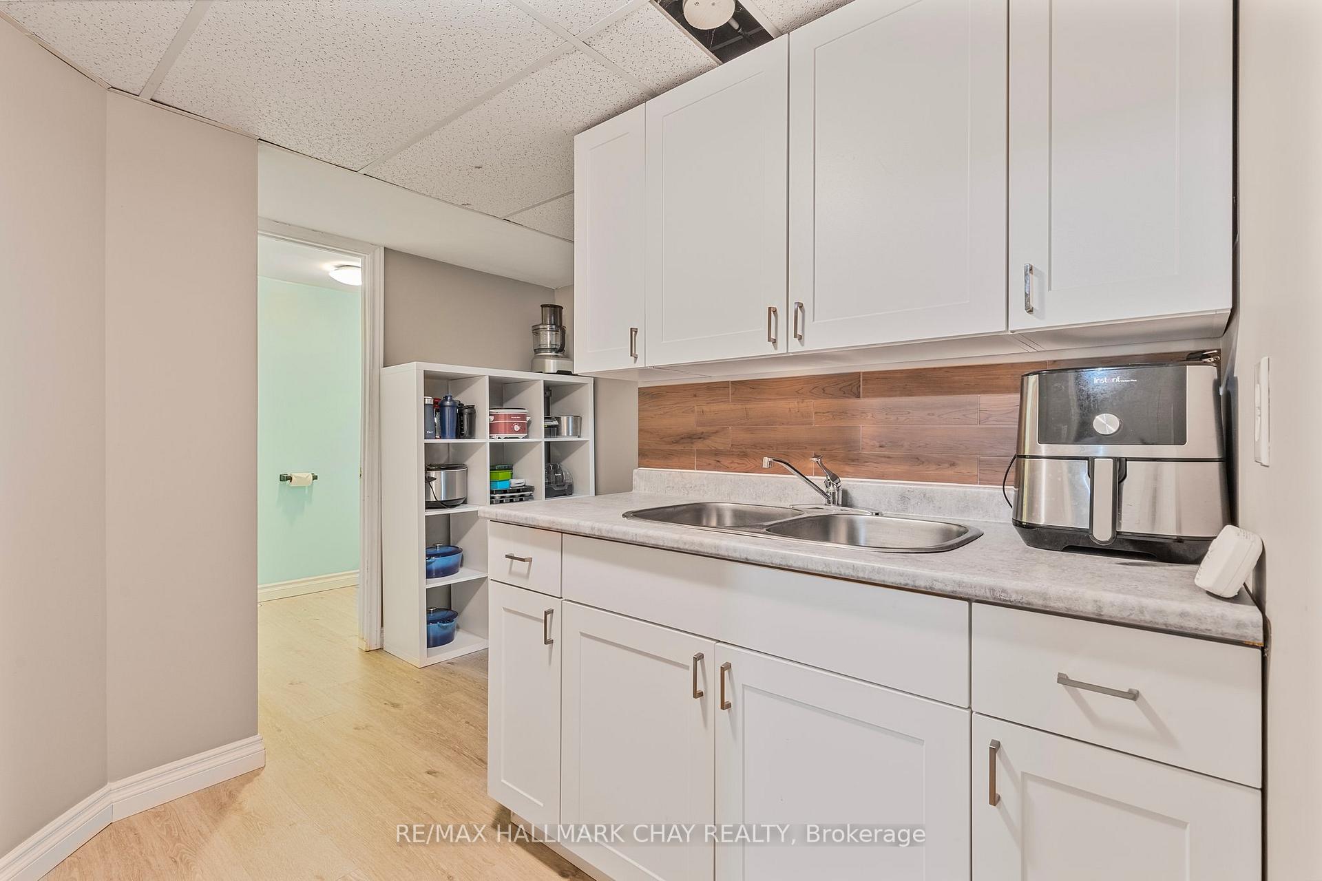 Photo 18 of 38 Silver Maple Crescent, Barrie, Holly — HOMEH