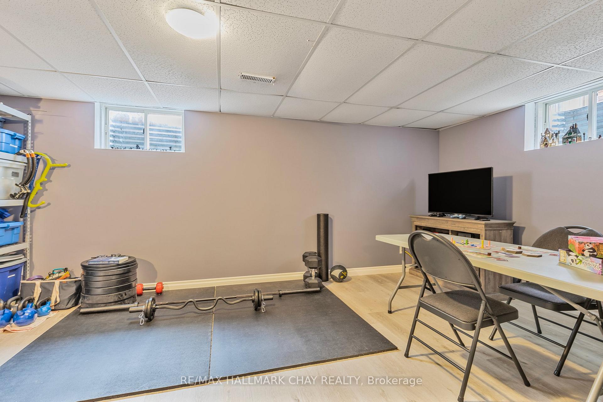 Photo 19 of 38 Silver Maple Crescent, Barrie, Holly — HOMEH